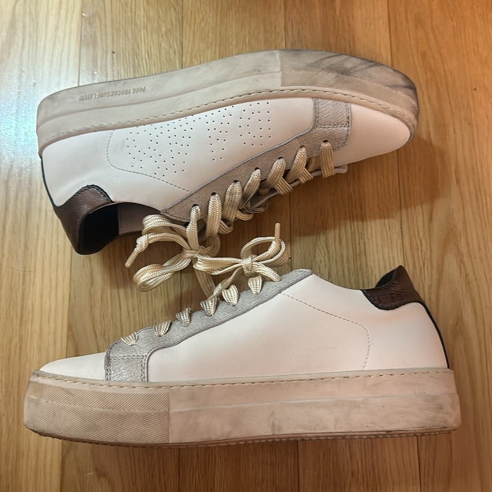Classic Women's White Leather Sneakers with Metallic Accent - Picture 11 of 15